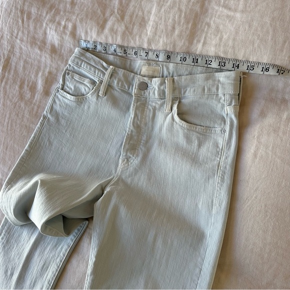 MOTHER The Scrapper Cuff Ankle Fray Jeans in The Devil May Care Size 26 - Picture 7 of 14